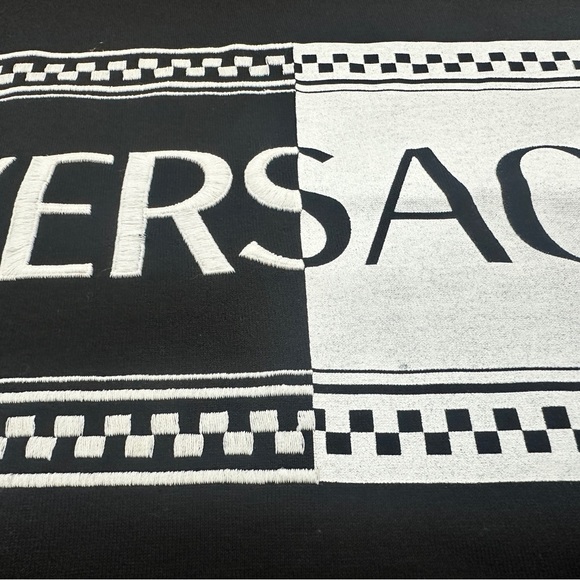 NWT Authentic Versace Men's Black & White Embroidered Logo Shirt - Size L - Picture 5 of 12